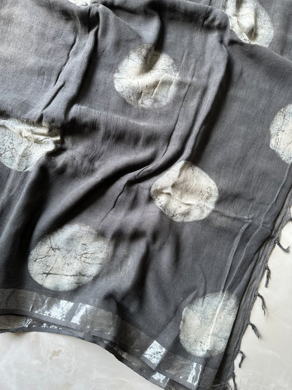 Moon wrinkles Linen saree