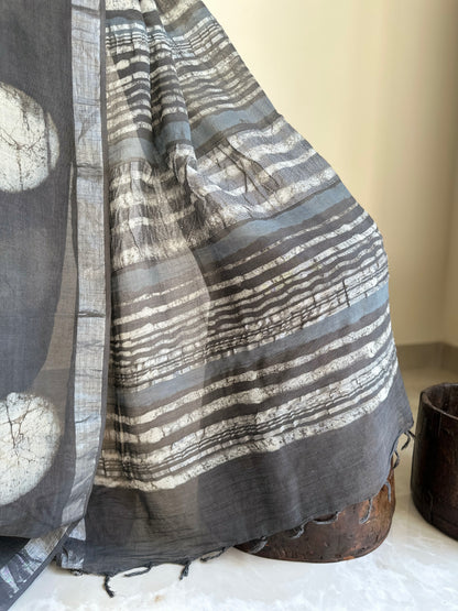 Moon wrinkles Linen saree