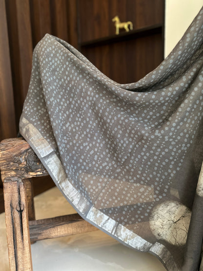 Moon wrinkles Linen saree