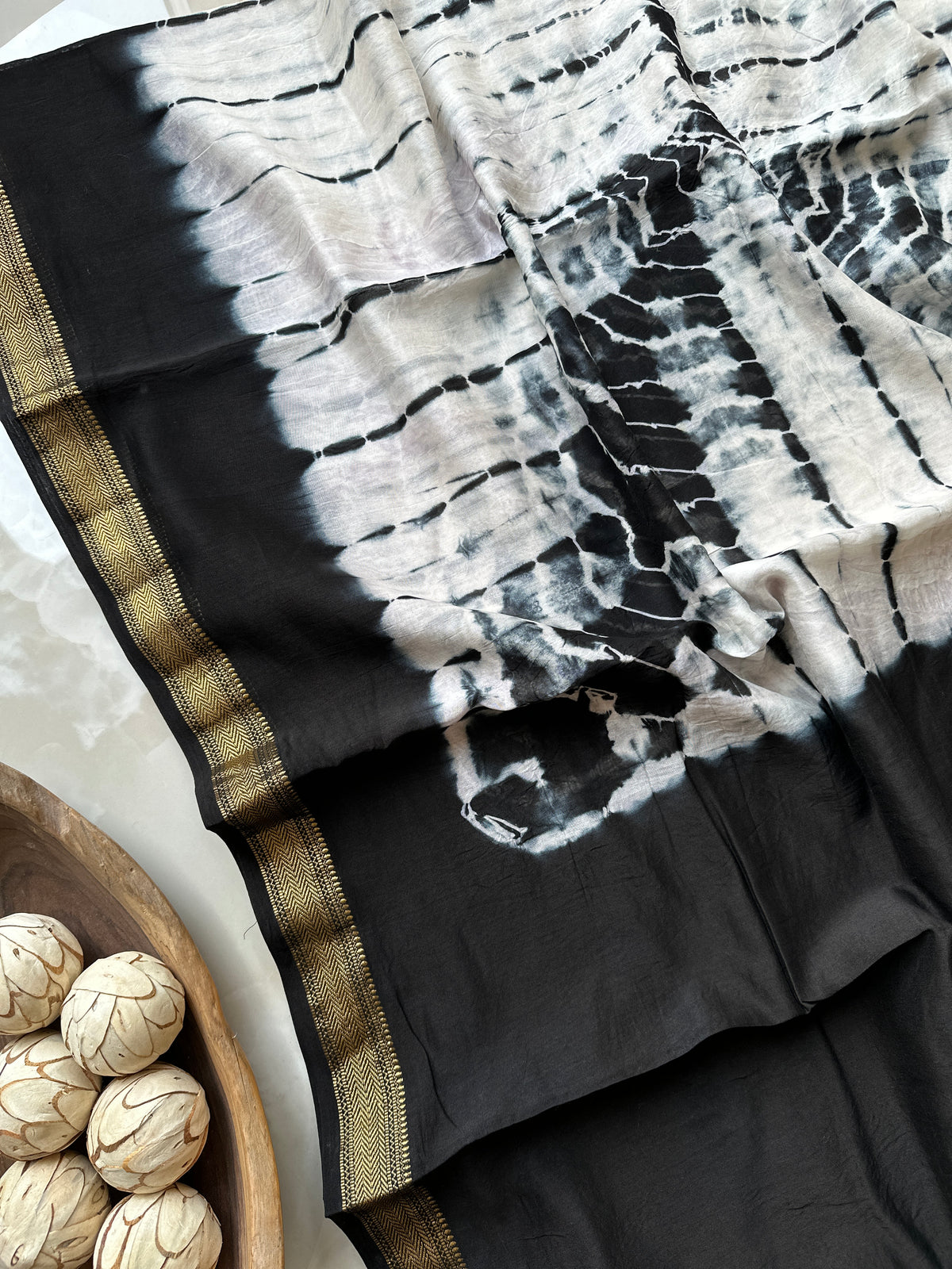 Chalk White And Black Shibbori Silk By Cotton Maheshwari Saree