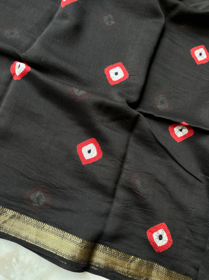 Black Red Shibbori Motif Silk By Cotton Maheshwari Saree