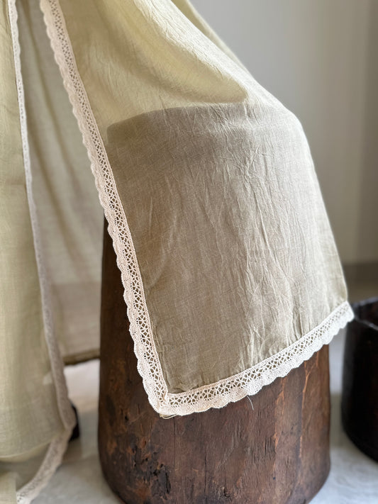 Airy Crochet Lace Border 
Mul Cotton Saree