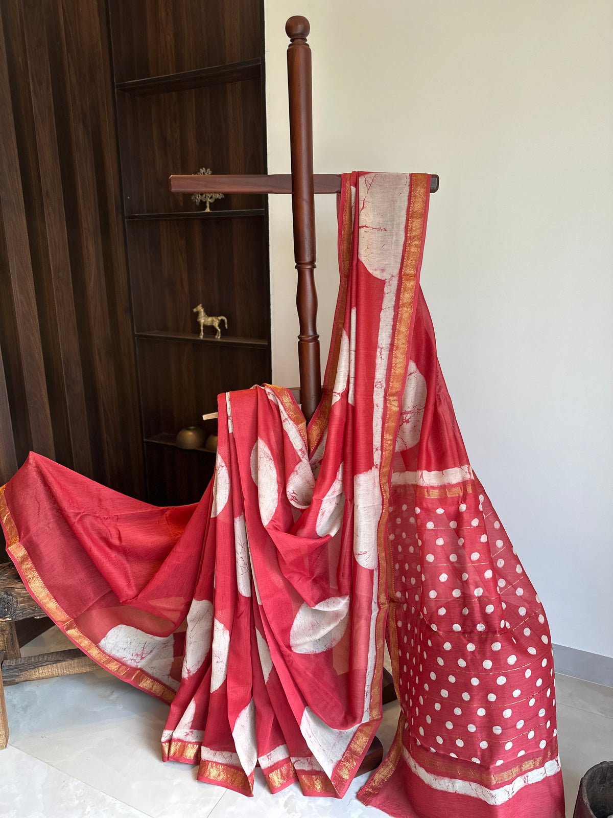 Oversized Strawberry Polka Silk By Cotton Maheshwari Silk Saree