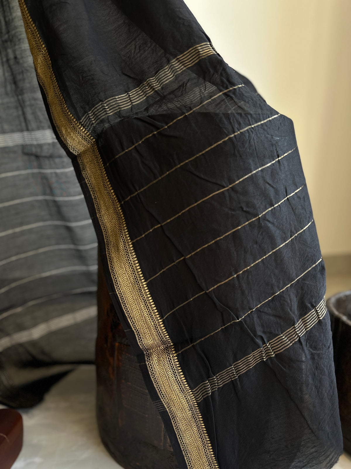 Chalk White And Black Shibbori Silk By Cotton Maheshwari Saree