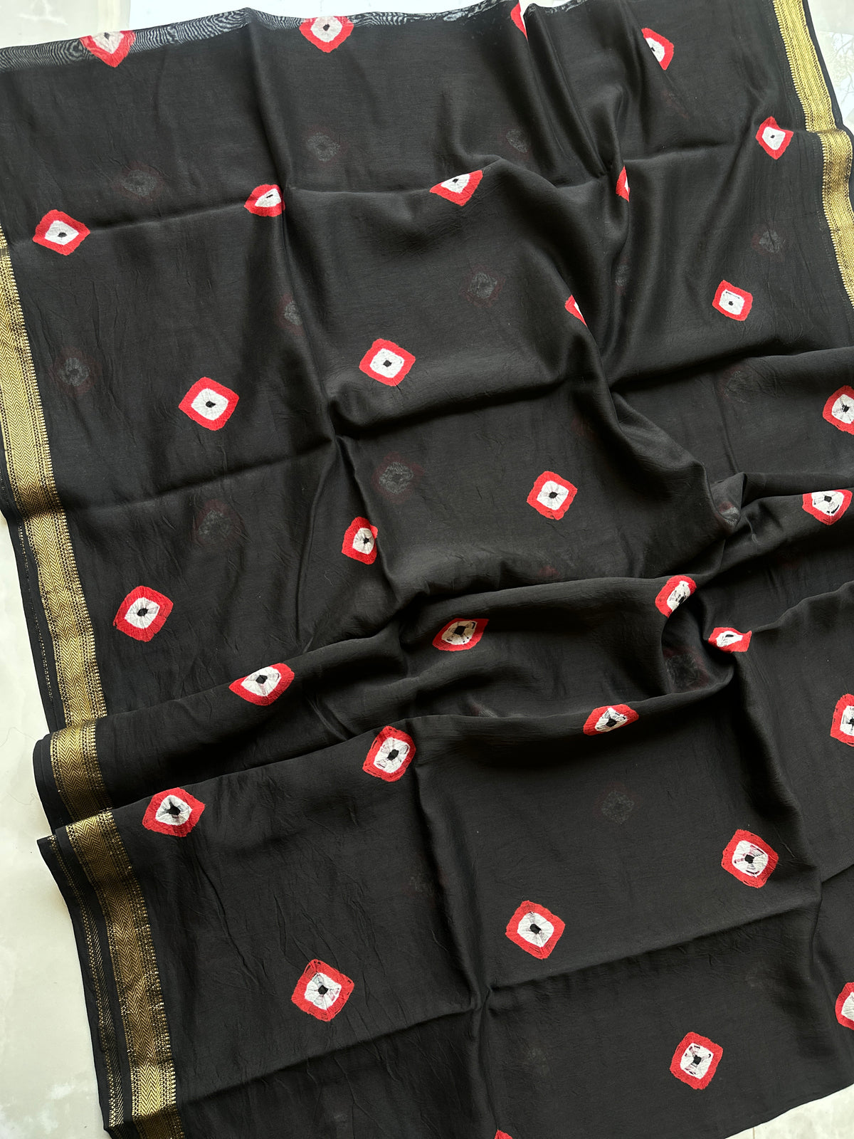 Black Red Shibbori Motif Silk By Cotton Maheshwari Saree