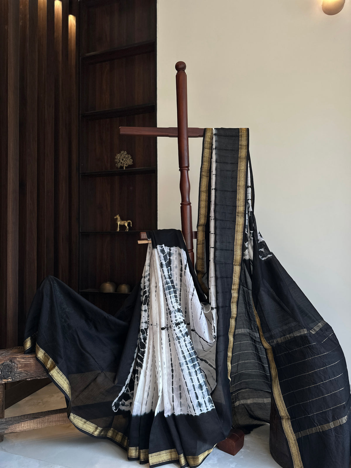 Chalk White And Black Shibbori Silk By Cotton Maheshwari Saree